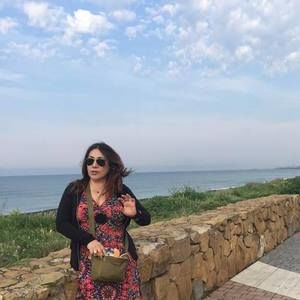 Meet your Posher, Amalia